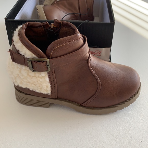 New with tag! Rampage Toddler Girl Boots - Picture 3 of 3